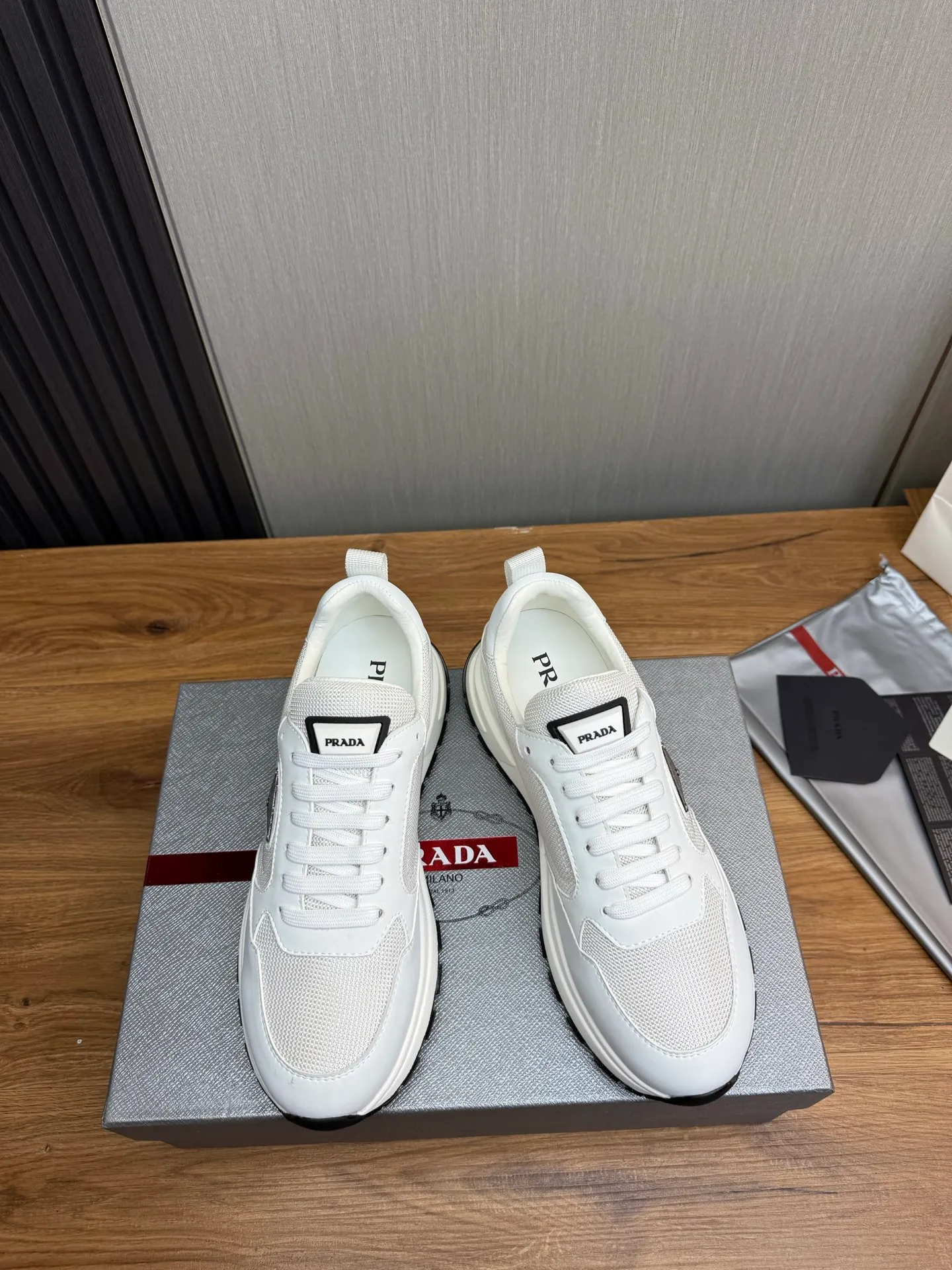Men's shoes 💰560💰 [PRADA] Popular items in men's shoes counters, synchronized with the official website, high-quality cowhide stitching breathable mesh + cowhide lining, 1🆚1 replica, original sole, 38-45 (customized for 45, non-refundable)